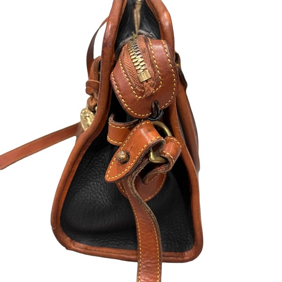 Vintage Dooney & Bourke Black Leather Crossbody Satchel Bag - Picture 2 of 12